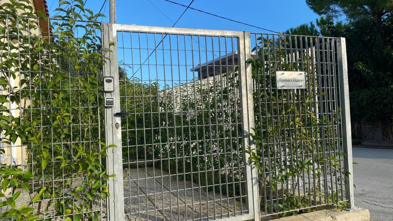 Patras Romeο House Leilighet Eksteriør bilde